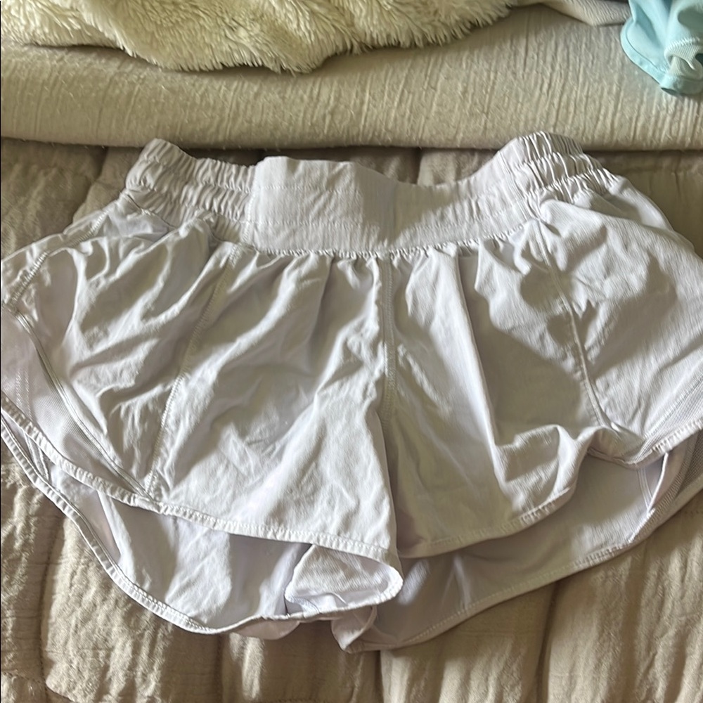 Lululemon size 4 2.5 hotty hots